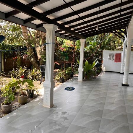 Hotel Jungle Reef Rest Mirissa Exterior foto