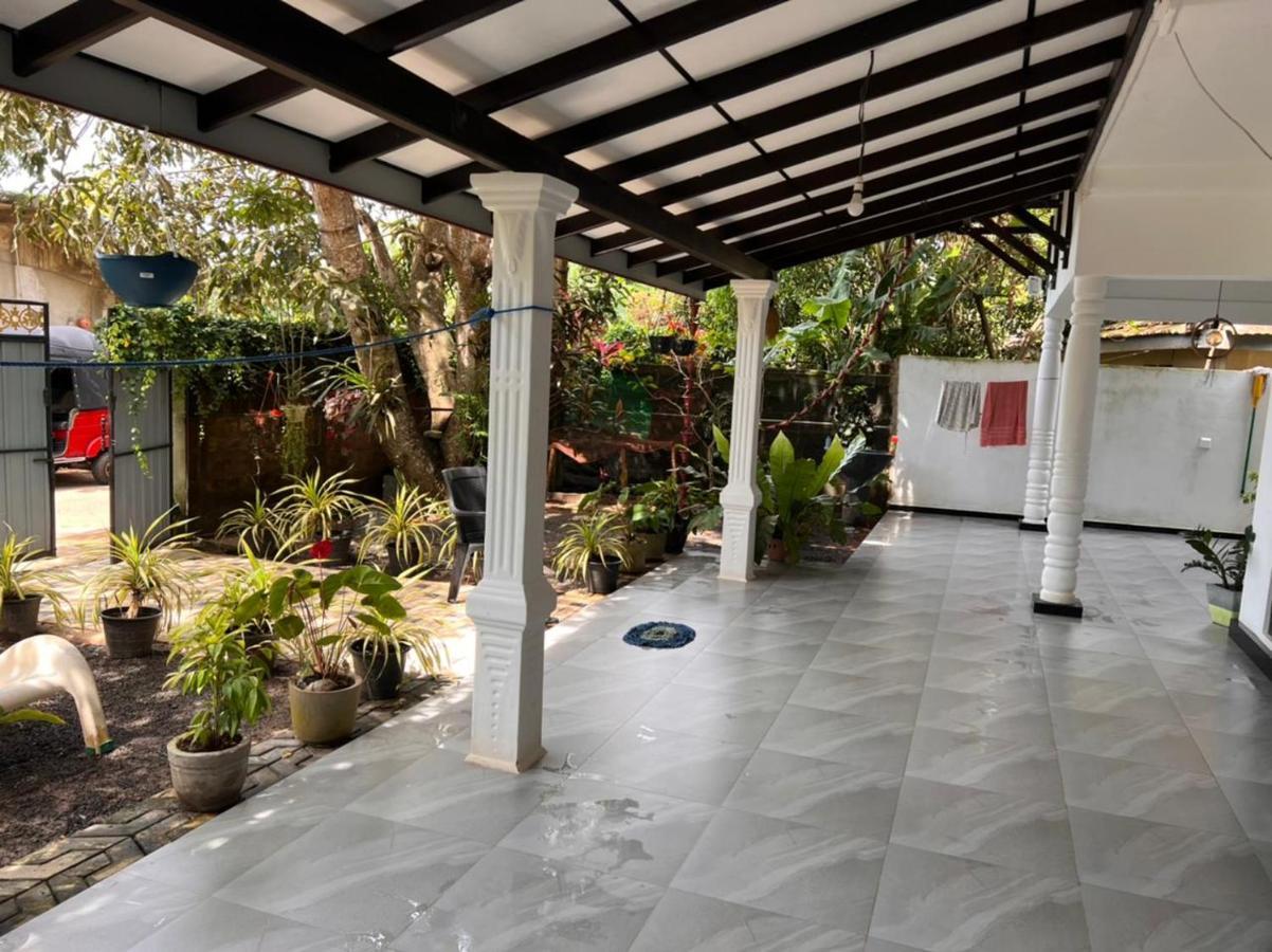 Hotel Jungle Reef Rest Mirissa Exterior foto